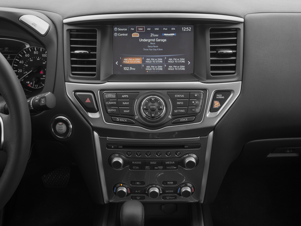 2017 Nissan Pathfinder SV