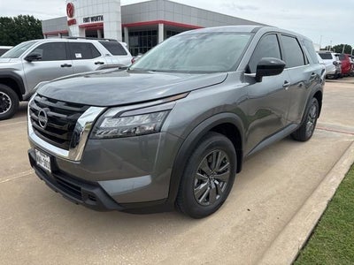 2025 Nissan Pathfinder S