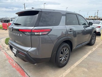 2025 Nissan Pathfinder S
