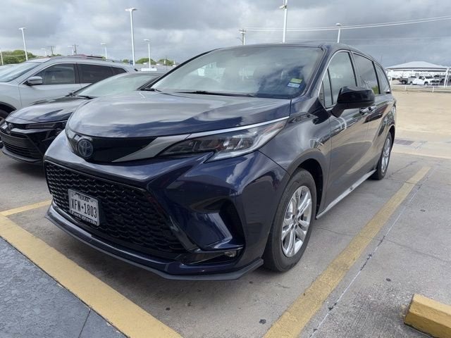 2022 Toyota Sienna XSE