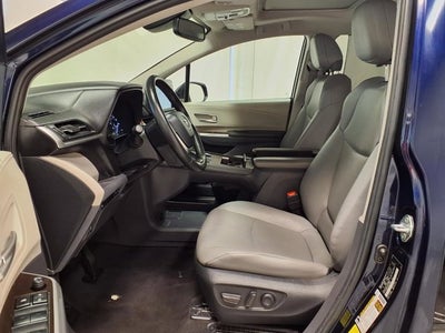 2024 Toyota Sienna XLE