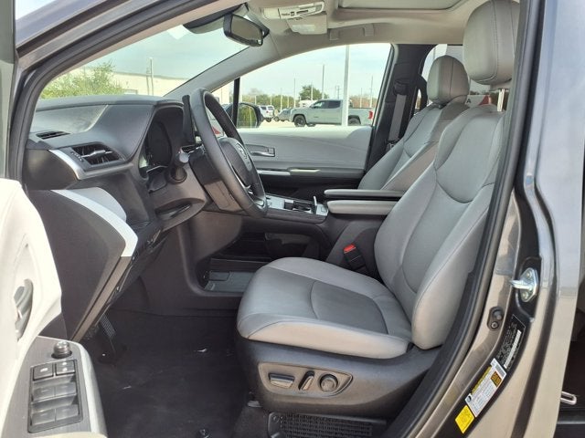 2025 Toyota Sienna XLE