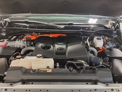 2024 Toyota Sequoia SR5