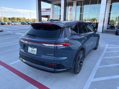 2025 Toyota Crown Signia XLE
