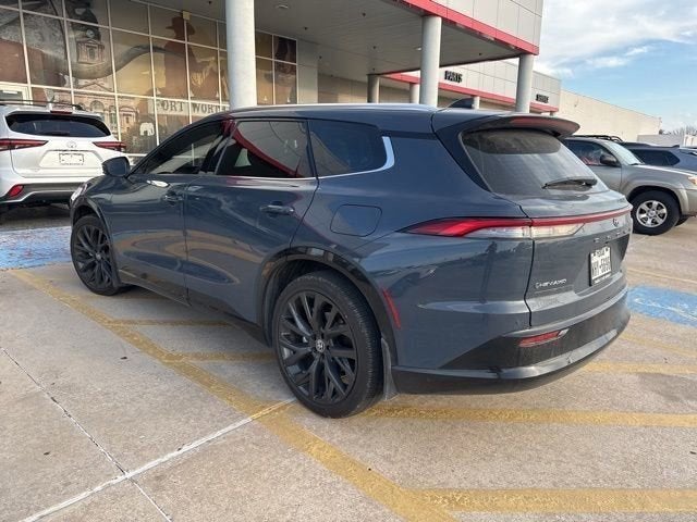 2025 Toyota Crown Signia XLE