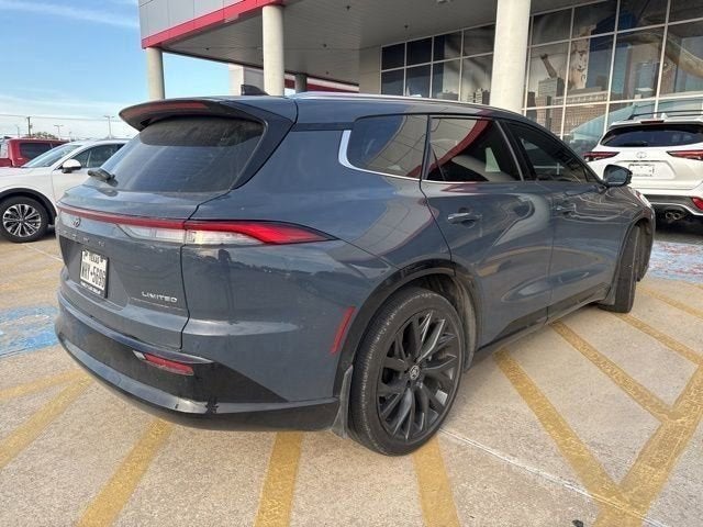 2025 Toyota Crown Signia XLE