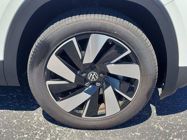 2024 Volkswagen Atlas Cross Sport 2.0T SE with Technology