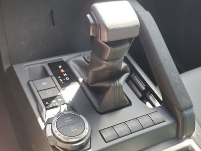 2025 Toyota Tacoma 4WD SR5