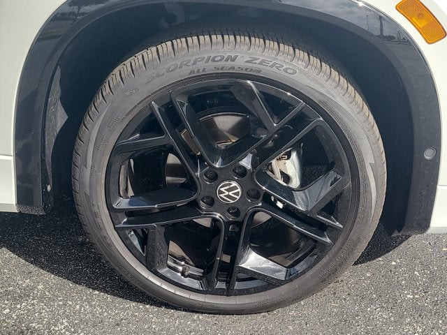 2025 Volkswagen Tiguan SE R-Line Black