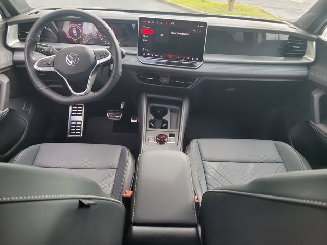 2025 Volkswagen Tiguan SE R-Line Black