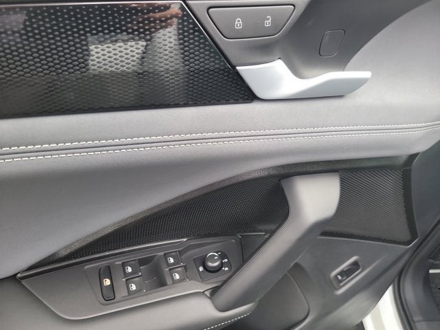 2025 Volkswagen Tiguan SE R-Line Black