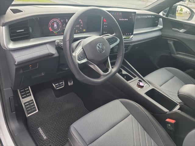 2025 Volkswagen Tiguan SE R-Line Black