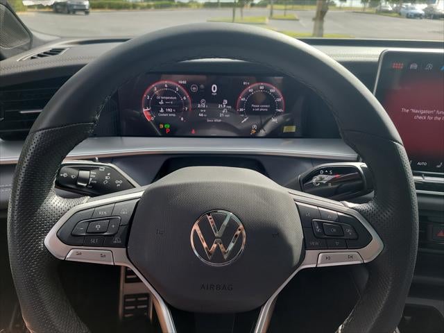 2025 Volkswagen Tiguan SE R-Line Black