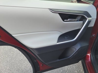 2022 Toyota RAV4 HYBRID Hybrid XLE