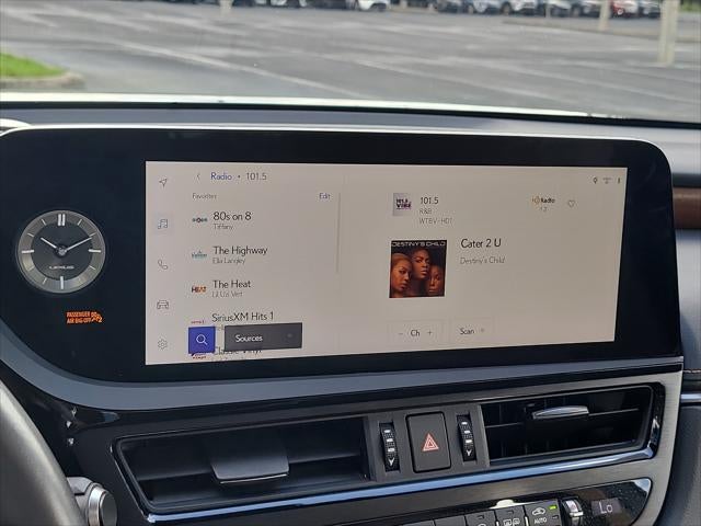 2025 Lexus ES 300h ES 300h