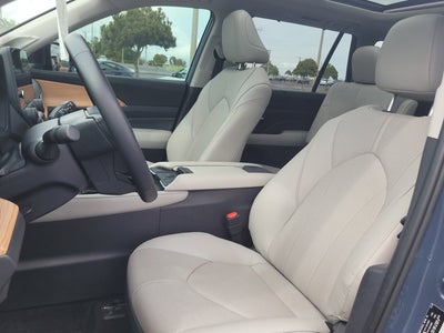 2025 Toyota GRAND HIGHLANDER Limited