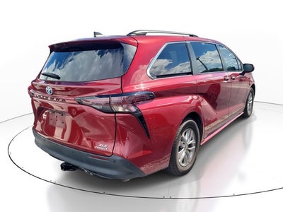 2023 Toyota Sienna XLE