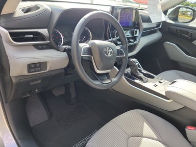 2024 Toyota HIGHLANDER LE