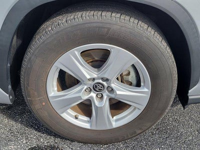 2024 Toyota HIGHLANDER LE