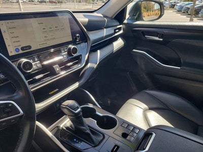 2023 Toyota HIGHLANDER XLE