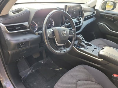 2023 Toyota Highlander LE