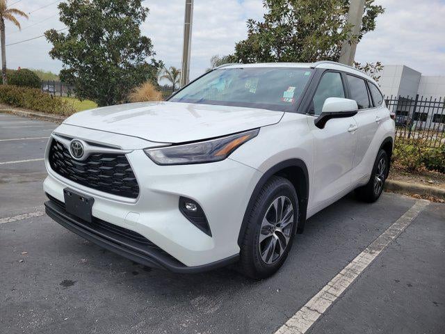 2024 Toyota HIGHLANDER XLE