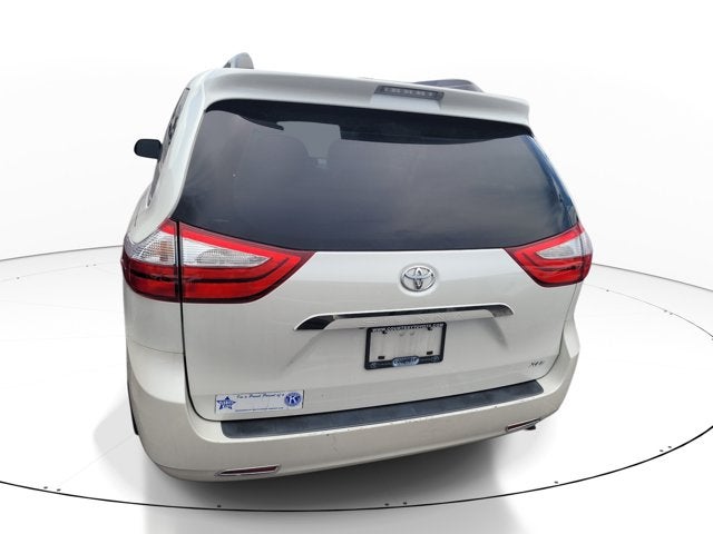 2016 Toyota Sienna XLE