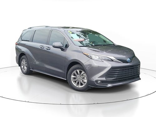 2025 Toyota Sienna XLE