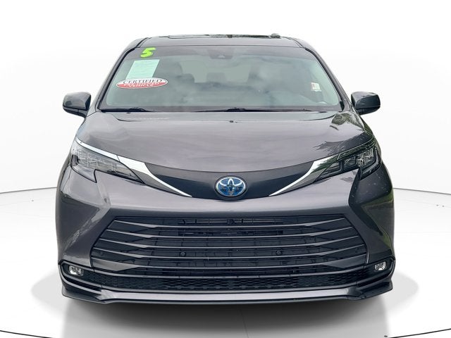 2025 Toyota Sienna XLE