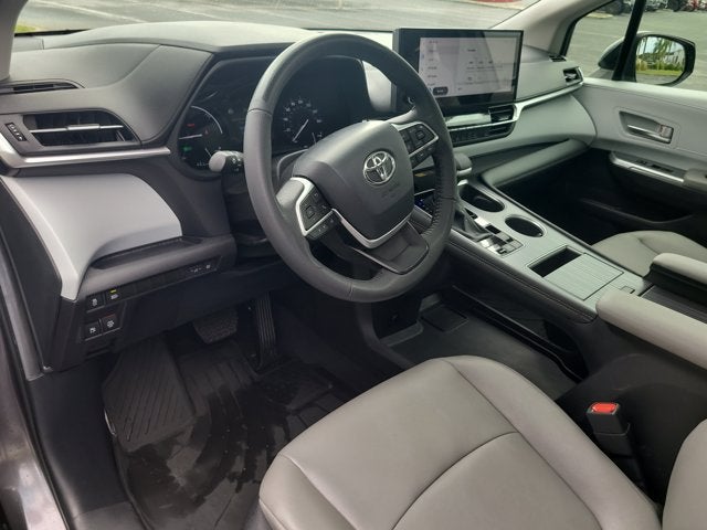 2025 Toyota Sienna XLE