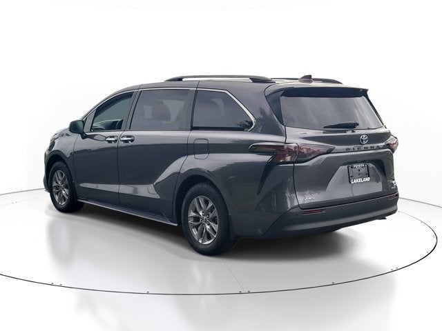 2025 Toyota Sienna XLE
