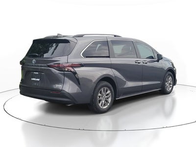 2025 Toyota Sienna XLE