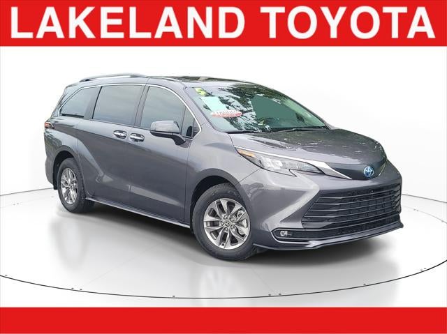 2025 Toyota Sienna XLE