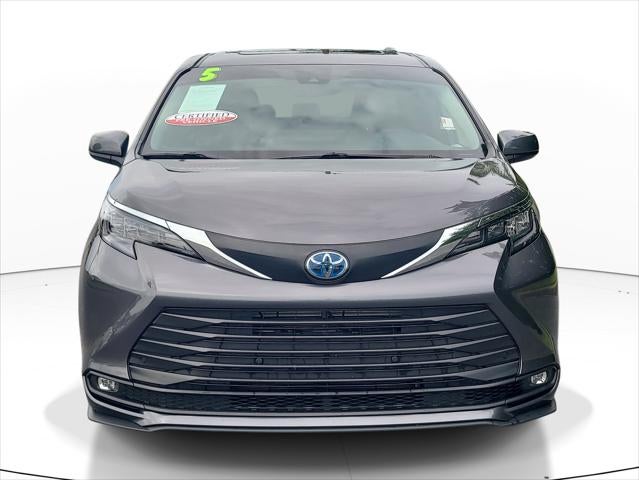 2025 Toyota Sienna XLE