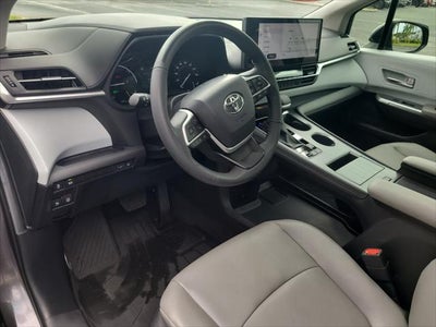 2025 Toyota Sienna XLE
