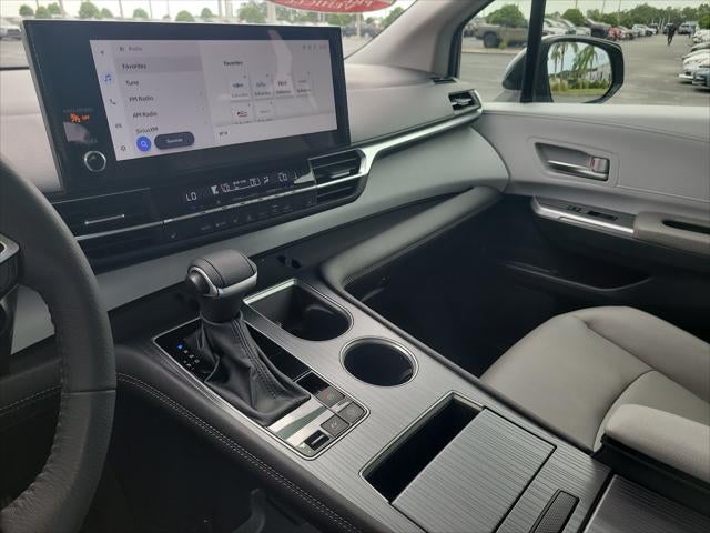 2025 Toyota Sienna XLE