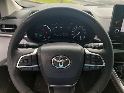 2025 Toyota Sienna XLE
