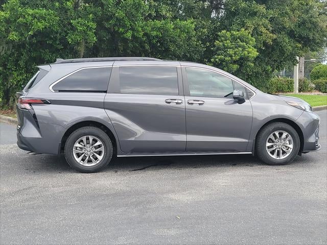 2025 Toyota Sienna XLE