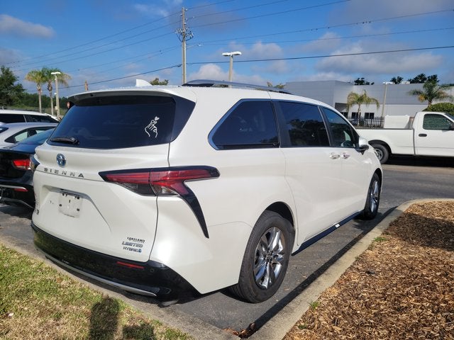 2023 Toyota SIENNA LIMITED Limited