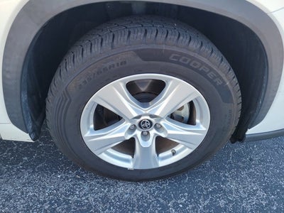 2022 Toyota HIGHLANDER LE