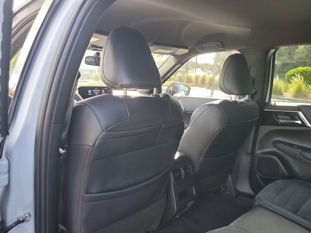 2023 Mitsubishi Outlander SE Black Edition
