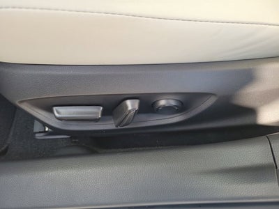 2025 Toyota PRIUS XLE