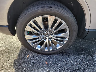 2023 Toyota Venza LE