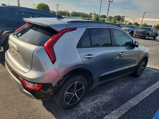 2023 Kia Niro SX