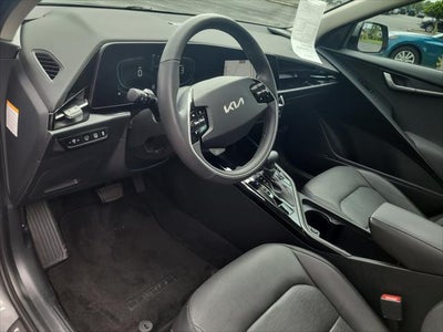 2023 Kia Niro SX