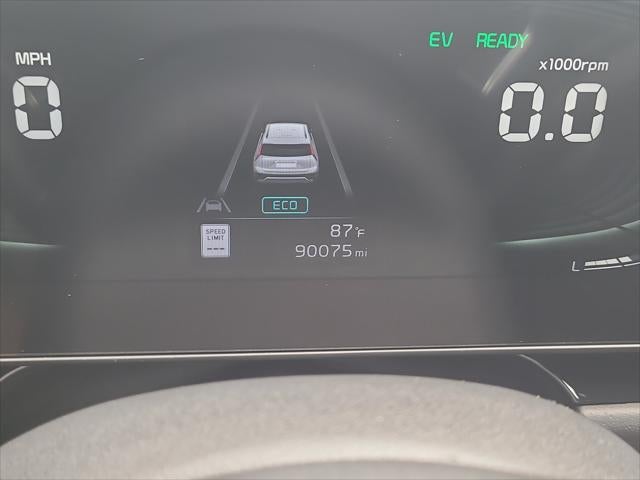 2023 Kia Niro SX