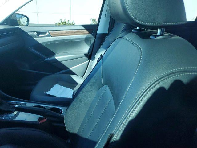 2022 Volkswagen Passat 2.0T Limited Edition