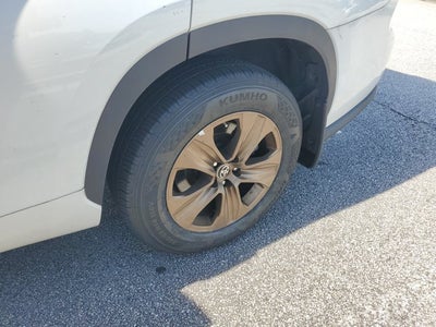 2022 Toyota Highlander Hybrid Bronze Edition