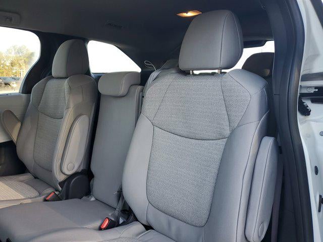 2025 Toyota Sienna LE