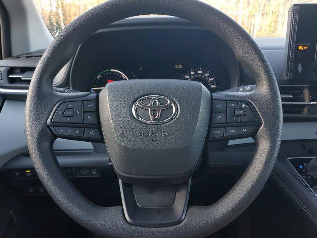 2025 Toyota Sienna LE